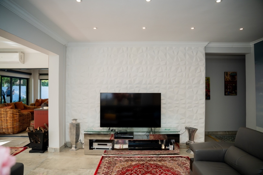 6 Bedroom Property for Sale in Wilkoppies North West